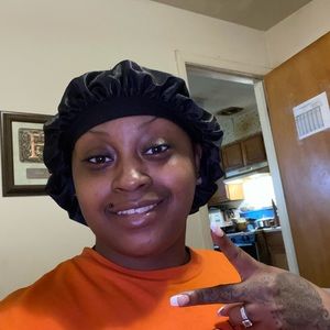 Meet your Posher, Connie